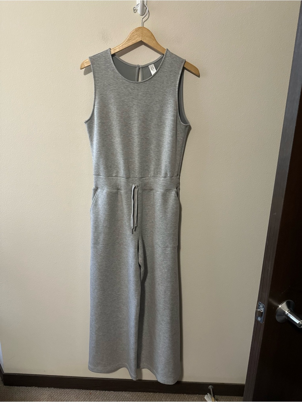 SPANX AIRESSENTIALS wide leg sleeveless jumpsuit Heather grey sz L Petite 50282Q - Picture 2 of 10